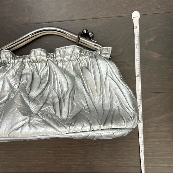 Retro Silver Crinkle Chain Shoulder Bag - Picture 8 of 8